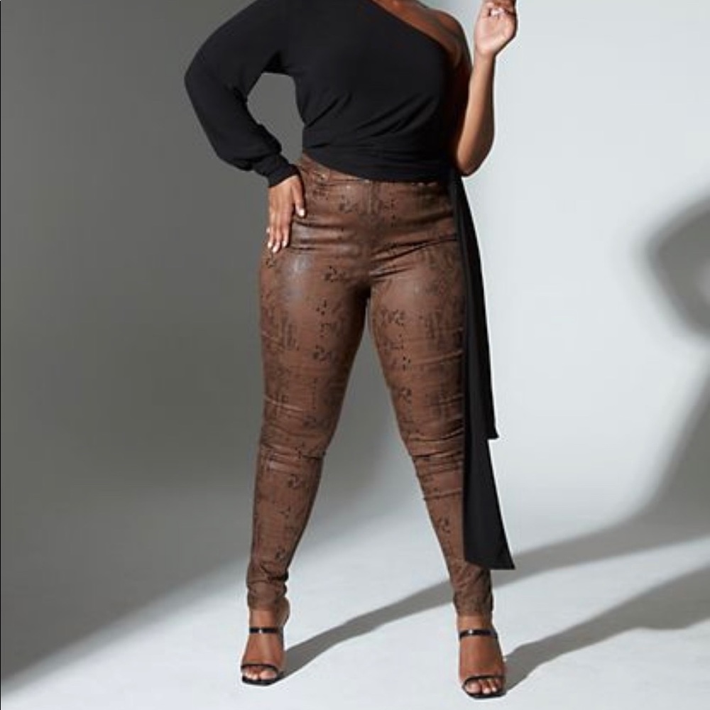 HIGH RISE TEXTURED ANIMAL PRINT SKINNY JEANS - Picture 1 of 5